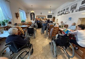 Wyjazd Szkolnego Koła Wolontariatu do Domu Wczasowo-Rehabilitacyjnego im. św. Brata Alberta Caritas Archidiecezji Krakowskiej w Zembrzycach