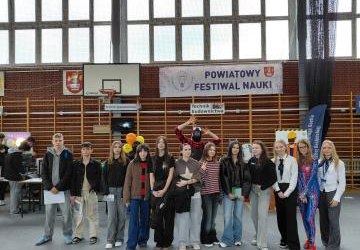 Udział uczniów klasy VIII w Powiatowym Festiwalu Nauki