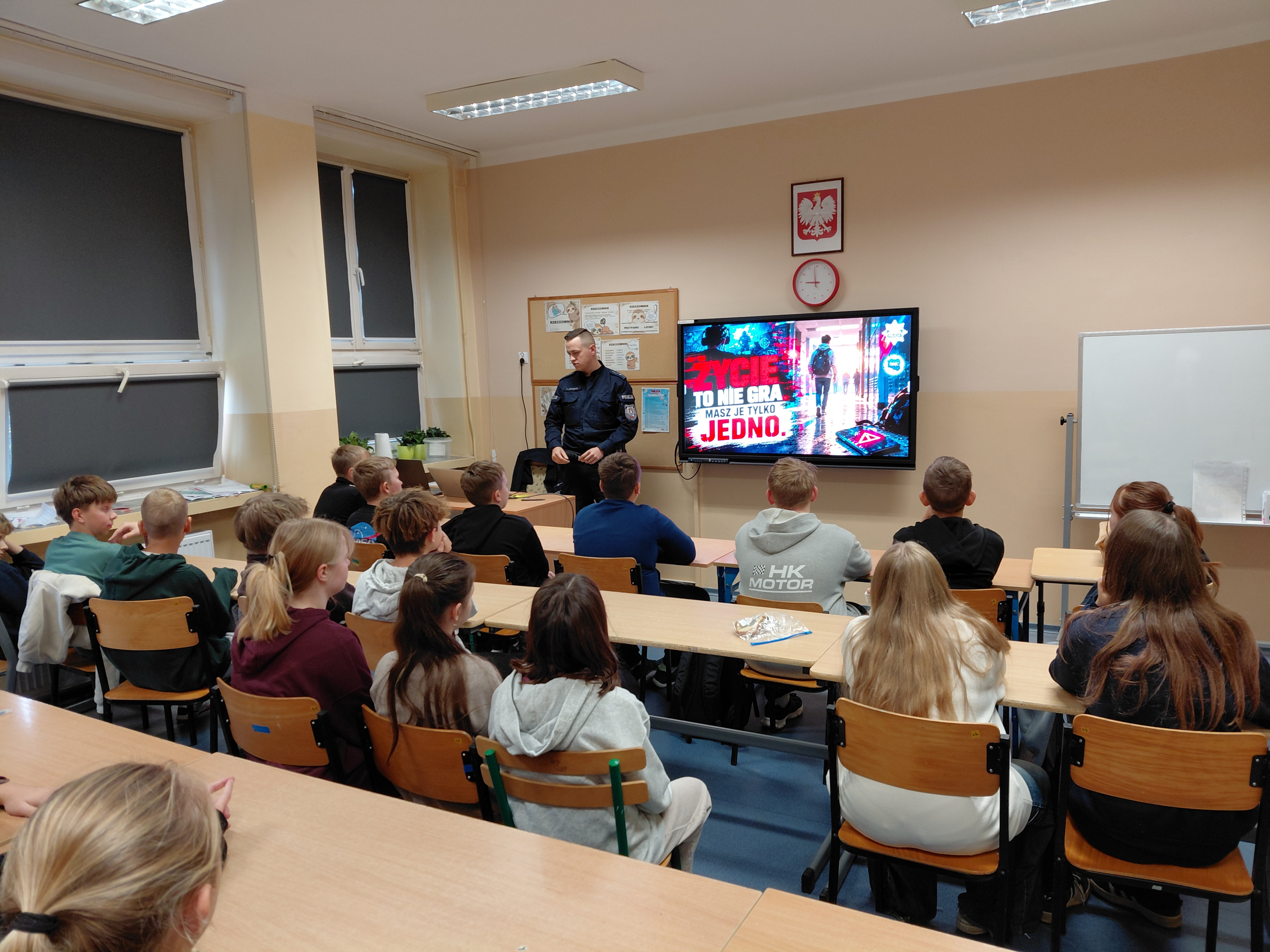 „Życie to nie gra, masz je tylko jedno” – spotkanie uczniów z policjantem